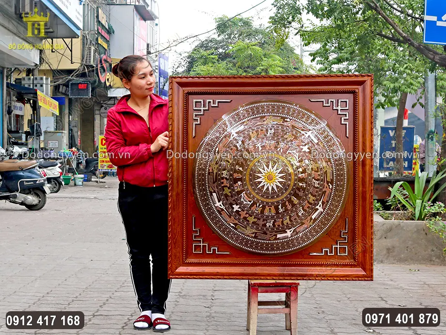 Khung tranh bằng gỗ gụ cao cấp